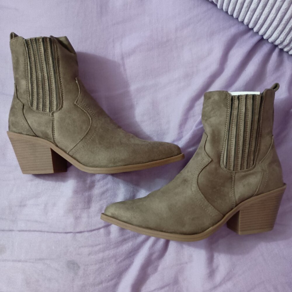 Brand New Studio 1886 Womens Brown Fall Boots